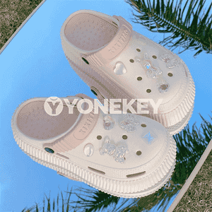 Zenanlar üçin niýetlenen arkasy açyk şypbyklar