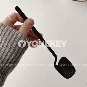 Koreý stilindäki çemçe-pyçak 