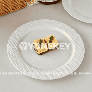 Koreý stilindäki tarelkalar 