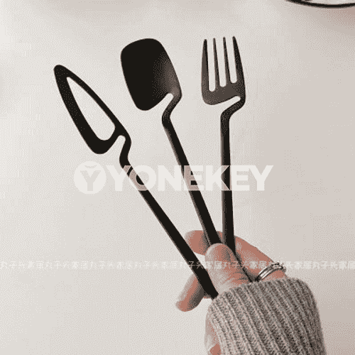Koreý stilindäki çemçe-pyçak 