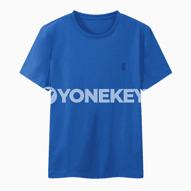 Erkekler üçin niýetlenilen gysga ýeňli futbolka.