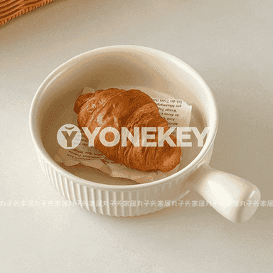 Aşhanda ulanmak üçin saply tabak 