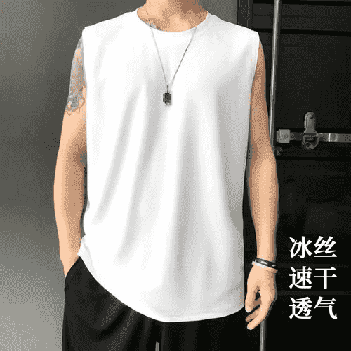 Erkekler üçin kelte ýeňli futbolka.