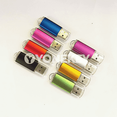 USB metal fleşka.