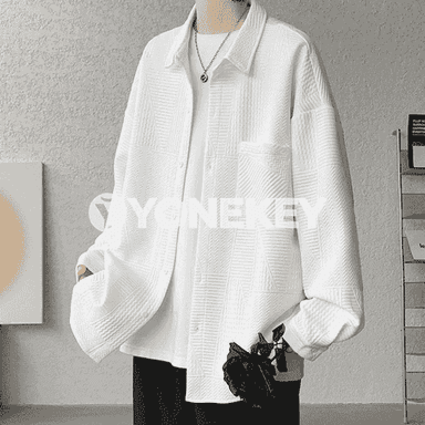 Erkekler üçin niýetlenilen owadan mahmal köýnek.