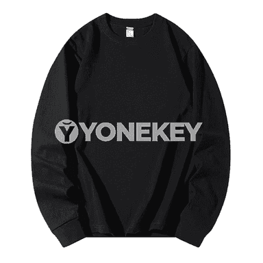 Oglanlar üçin niýetlenen futbolka