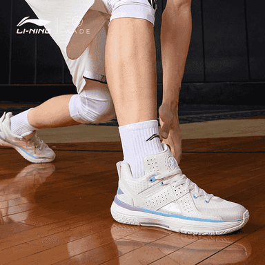 Oglanlar üçin niýetlenen basketbol krasowkasy