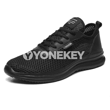 Erkekler üçin niýetlenen güýz paslynda geýilýän, owadan moda sport aýakgaplary.