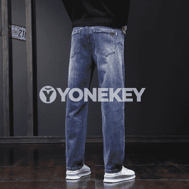 Erkekler üçin niýetlenen owadan, moda jynsy.