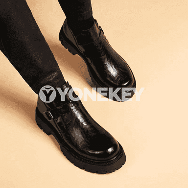Erkekler üçin niýetlenen aýagyňyza rahat moda aýakgaplary.