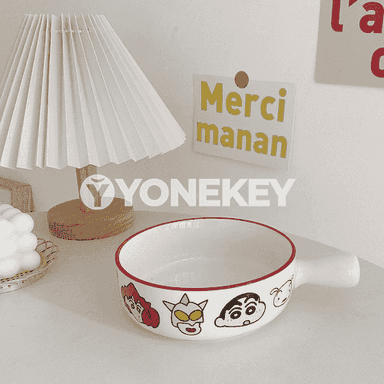 Aşhanada ulanmak üçin tabak 