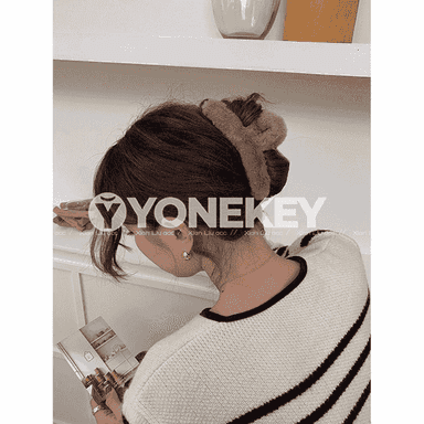 Owadan stilli saç gysgyçlary