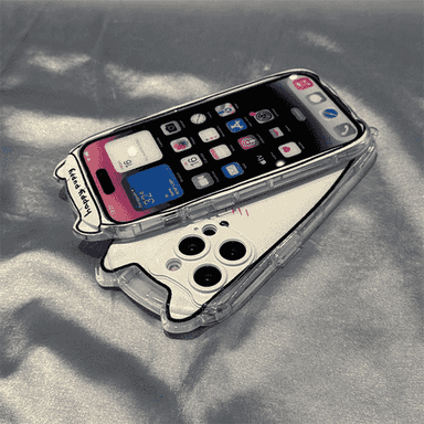  iPhone modelli telefonlaryň çeholy.