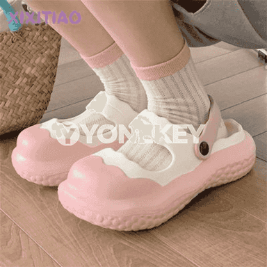 Zenanlar üçin niýetlenen öňi ýapyk şypbyklar
