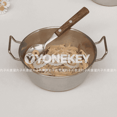 Koreý stilindäki kastrul 