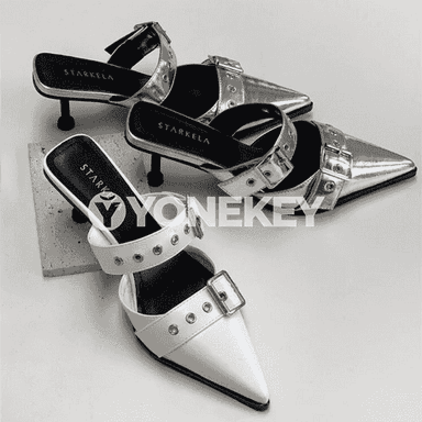 Zenanlaryň moda stiletto sandallary.