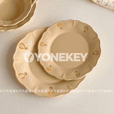 Koreý stilindäki tarelkalar 