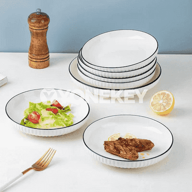 Aşhanada ulanmak üçin tabak 