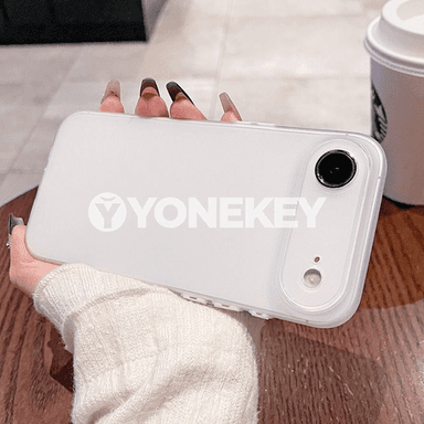 iPhone Apple 17 Pro Max telefonlar üçin silikon görnüşli çehollar.