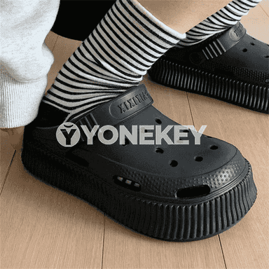 Gyz-gelinlere niýetlenen arkasy açyk aýakgaplar