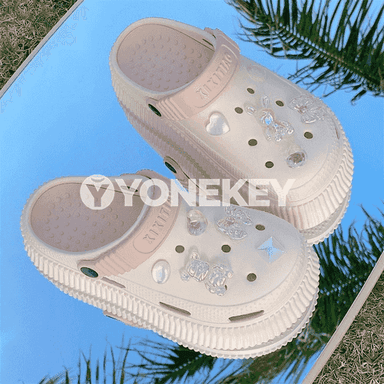 Zenanlar üçin niýetlenen arkasy açyk şypbyklar