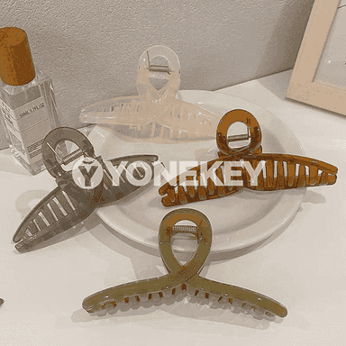 Ýalpyldawuk reňkli saç gysgyçlary