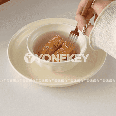 Koreý stilindäki tarelka 