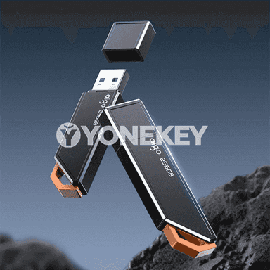 USB fleşka.