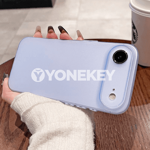 iPhone Apple 17 Pro Max telefonlar üçin silikon görnüşli çehollar.
