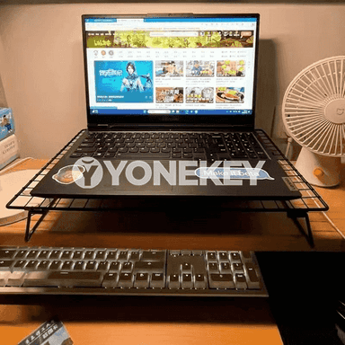 Notebook üçin goýulýan setka stol 