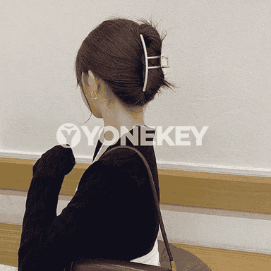 Owadan reňklerde saç gysgyçlary