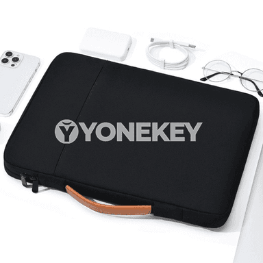 Notebook kompýuterleri salmak üçin owadan görnüşli sumkalar.