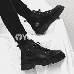 Erkekler üçin niýetlenen owadan, moda iş aýakgaplar.