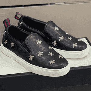 Erkekler üçin  Gucci  aýakgap.
