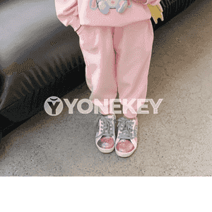 Gyz çagajyklar üçin komplekt eşik