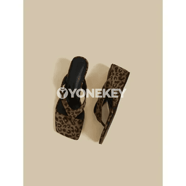 Aýal-gyzlar üçin leopar çaply tomus sandallary, ýokary ökjeli