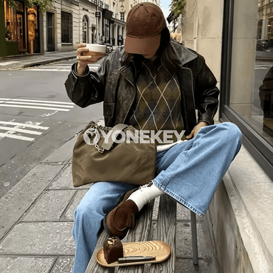 Aýal-gyzlar üçin zolakly giň kesimli ýeňil bluzka, nepis stil