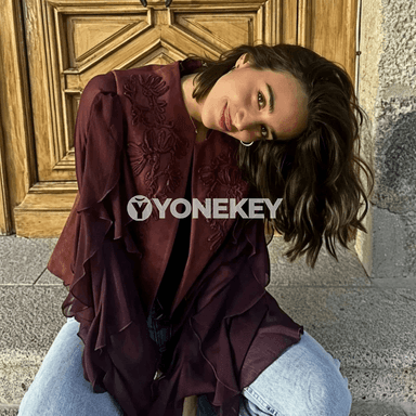 Zenanlar üçin gülli tikinli ýeňsiz vintage top