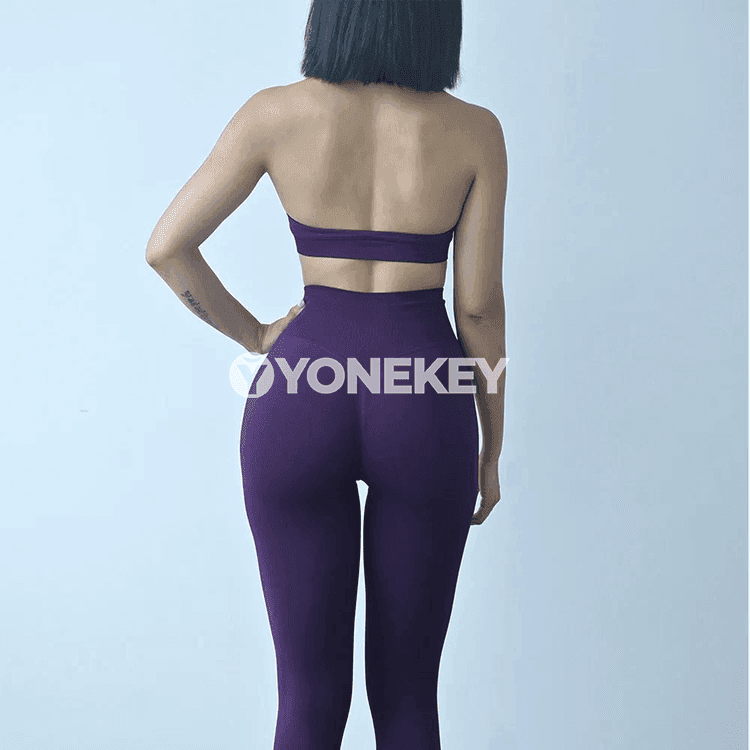 Aýal-gyzlar üçin 2 bölek sport toplumy, halter bra we leggings