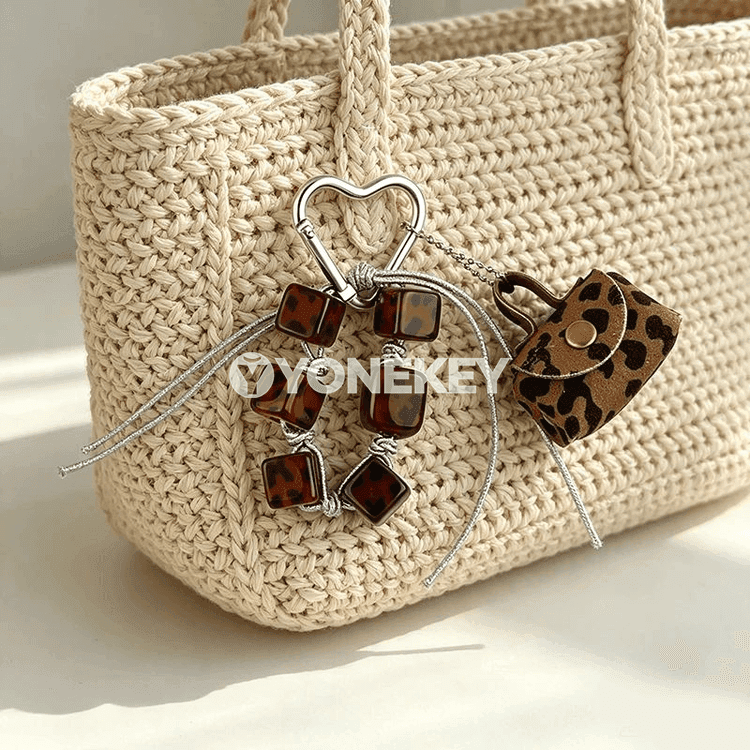 Retro leopard nagly nyşkly açarlik asylgysy, ýeňil sumka bezegi