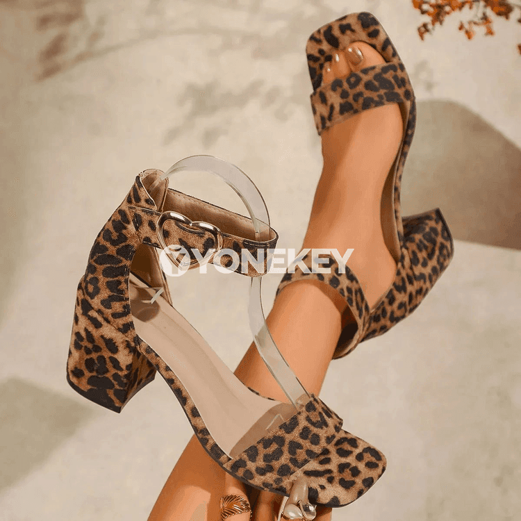 Aýallar üçin leopard nagyşly ýokary ökjeli sandallar