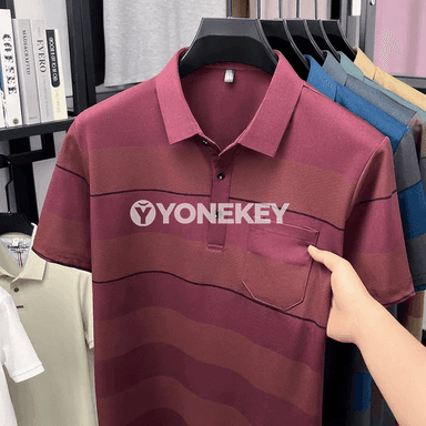 Erkekler üçin zolakly polo futbolka, ýeňil we gündelik stil