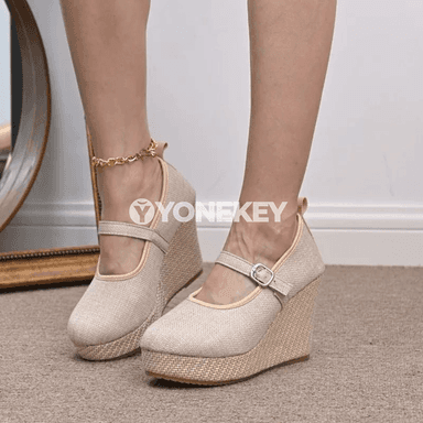 Beýik ökçeli zenan köwüşleri, ýarym açyk, dabara üçin elegan model
