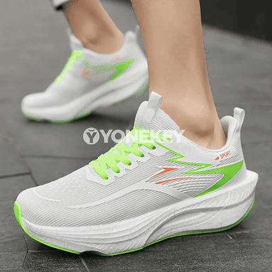 Erkekler üçin ýeňil, amatly sport krossowkalary