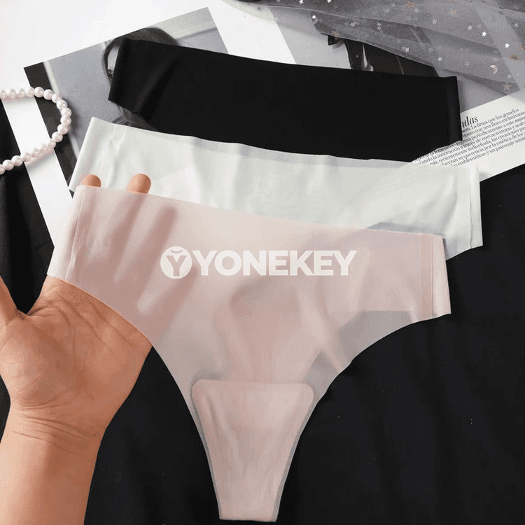 Aýal-gyzlar üçin inçe, tikinsiz G-string içki geýim