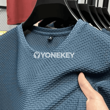 Erkekler üçin ýeňil mesh bambuk täsirli tomus futbolkasy