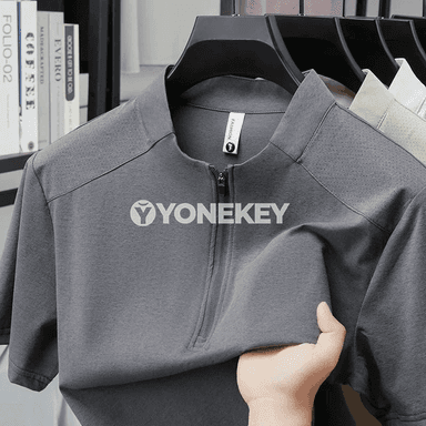 Erkekler üçin ýeňil dem alýan ýarym zip polo köýnek, tomuslyk