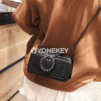 Aýal-gyzlar üçin PU deriden moda egin sumkasy, zynjyrly görnüş