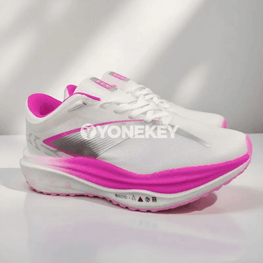 Erkekler üçin ýeňil, dem alýan ylgaw krossowkalary, size 34-44
