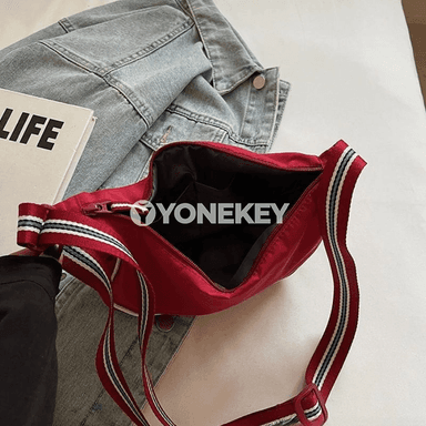 Zenanlar üçin kiçi nylon egin sumkasy, klassyka stilinde